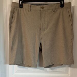 Hogan Men's Beige Golf Shorts Sz 36